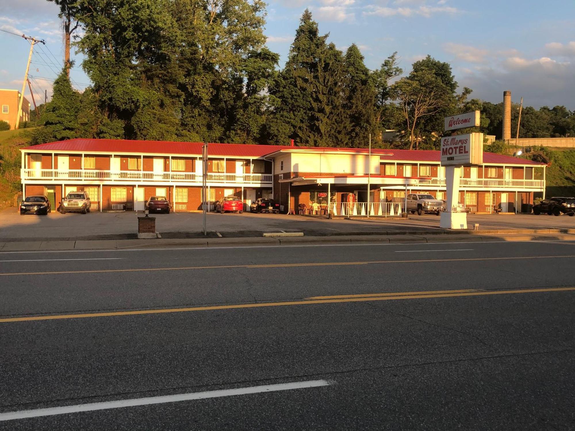 St. Mary'S Motel Saint Marys Экстерьер фото